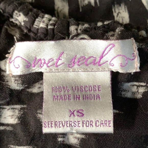 Black and White Romper - Picture 6 of 6